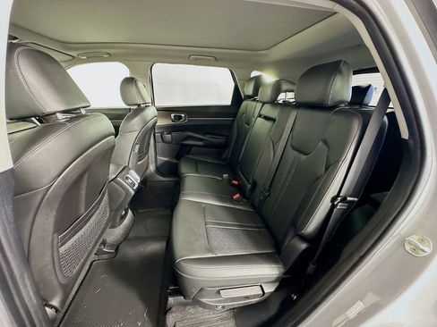 Used 2022 Kia Sorento S w/ Panoramic Sunroof Package image 25