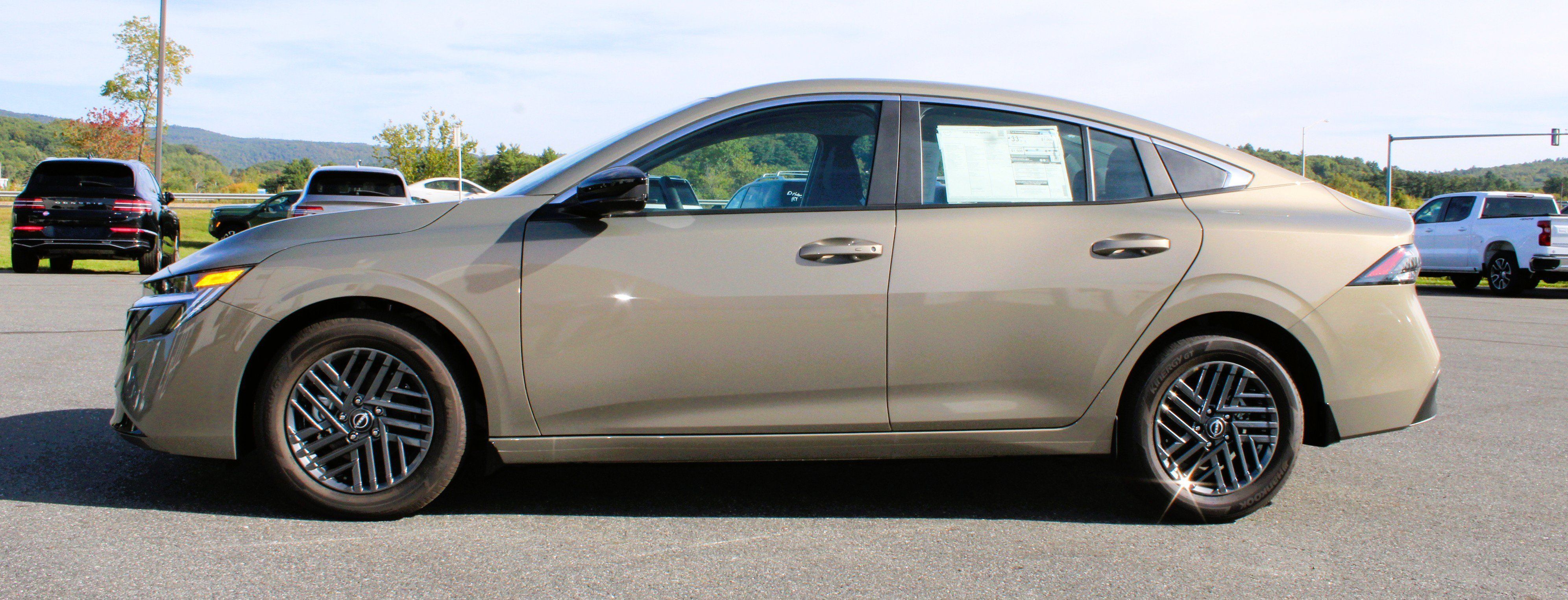 Used 2026 Nissan Sentra SV w/ SV Convenience Package FWD image 3