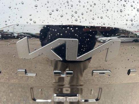 Certified 2022 Kia Telluride EX w/ EX Premium Package AWD/4WD image 33