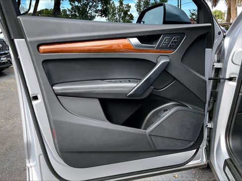 Used 2022 Audi Q5 2.0T Premium Plus image 21