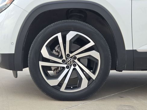 Used 2021 Volkswagen Atlas Cross Sport SEL Premium AWD/4WD image 12