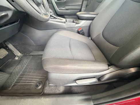 Used 2023 Toyota RAV4 LE AWD/4WD image 17