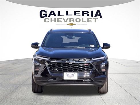 Certified 2025 Chevrolet Trax RS w/ Driver Confidence Package image 3