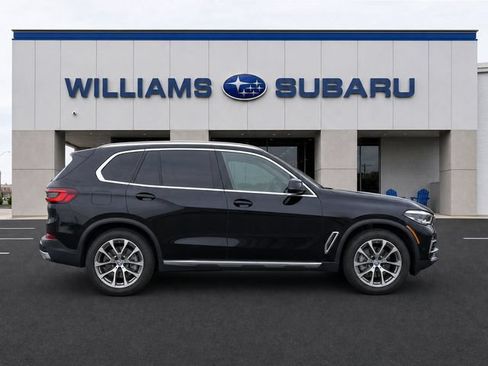 Used 2022 BMW X5 xDrive40i w/ Parking Assistance Package AWD/4WD image 8