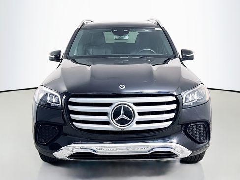 Used 2025 Mercedes-Benz GLS 450 4MATIC image 2