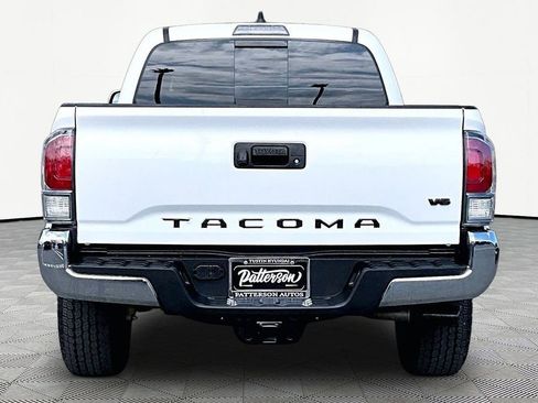 Used 2023 Toyota Tacoma TRD Off-Road w/ Black Out Package (TMS) AWD/4WD image 4