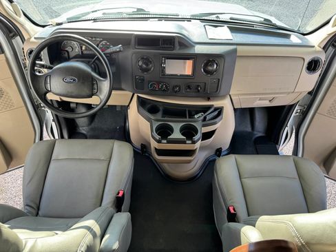 Used 2015 Ford E-450 and Econoline 450 Super Duty w/ Motorhome Prep Package RWD image 33