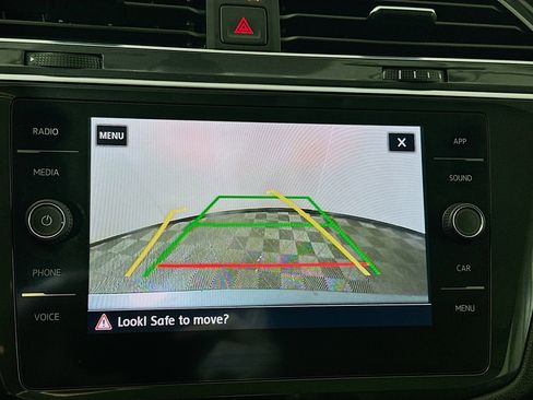 Used 2019 Volkswagen Tiguan SE image 13