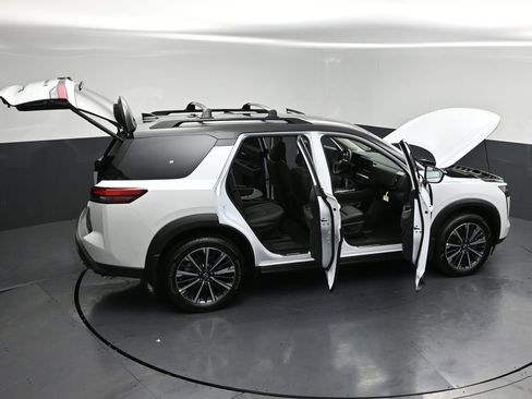 New 2026 Nissan Pathfinder Platinum AWD/4WD image 34