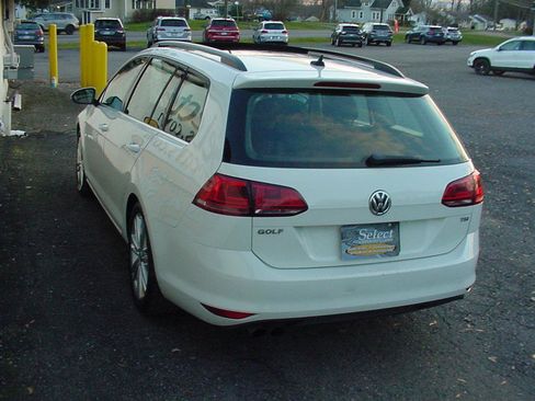 Used 2016 Volkswagen Golf Limited Edition image 3
