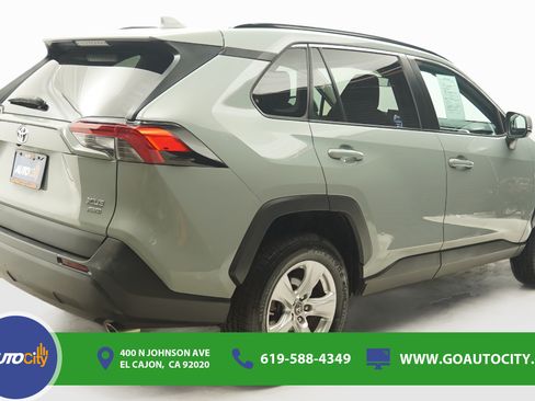 Used 2019 Toyota RAV4 XLE AWD/4WD image 6