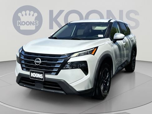 Used 2024 Nissan Rogue SV FWD image 5