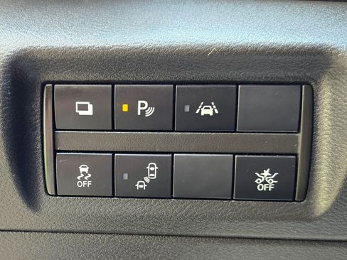 Used 2020 Nissan Kicks S FWD image 31
