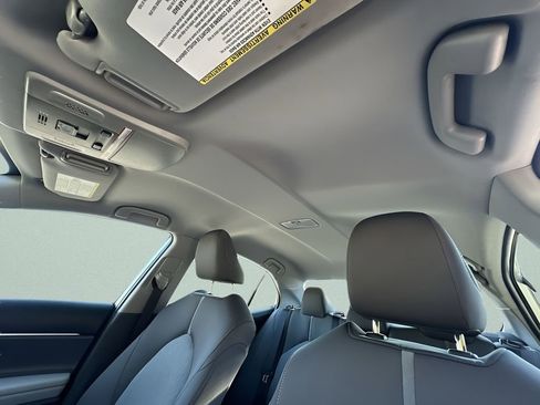 Used 2021 Toyota Camry LE image 26