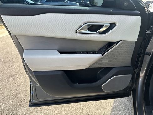 Used 2018 Land Rover Range Rover Velar R-Dynamic SE AWD/4WD image 13
