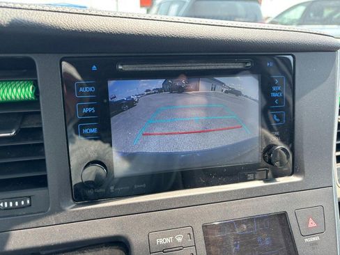 Used 2017 Toyota Sienna XLE Premium FWD image 20