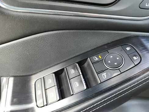 Used 2021 Nissan Rogue SL FWD image 21