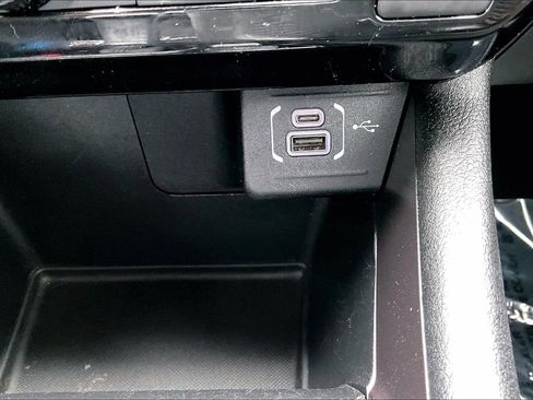 Used 2025 Jeep Compass Sport image 32