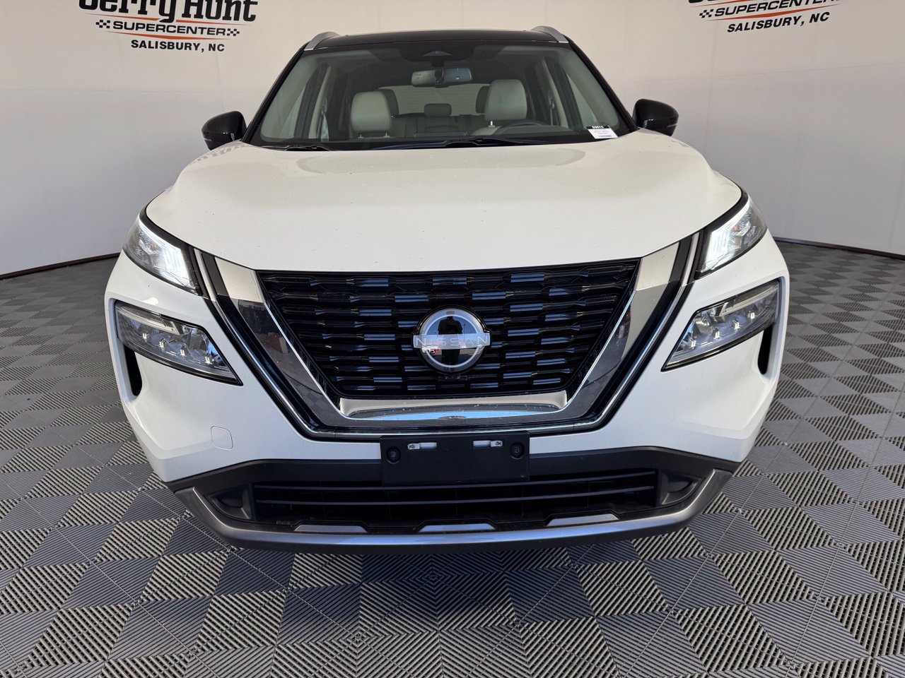 Used 2023 Nissan Rogue SL AWD/4WD image 5