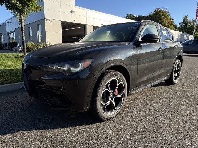 New 2026 Alfa Romeo Stelvio Sprint w/ Convenience Package AWD/4WD image 4