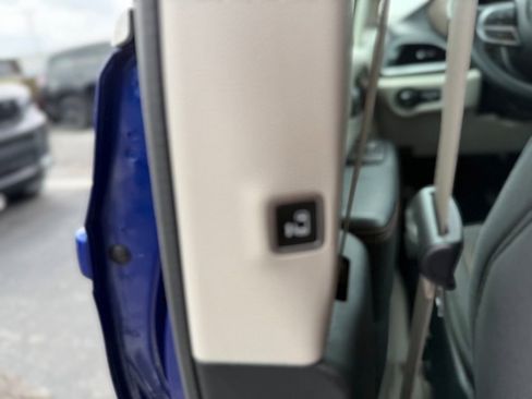 Used 2019 Chrysler Pacifica Touring Plus w/ Advanced Safetytec Group FWD image 25