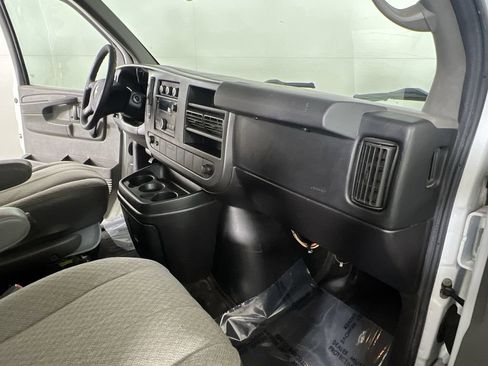 Used 2012 Chevrolet Express 1500 image 24