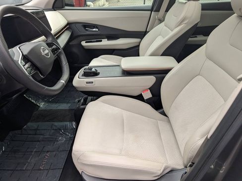 Used 2023 Nissan Ariya AWD image 10