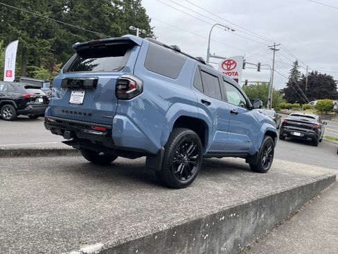 Certified 2025 Toyota 4Runner Platinum AWD/4WD image 9