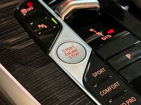 Used 2026 BMW X7 xDrive40i w/ M Sport Package image 30