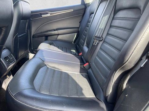 Used 2017 Ford Fusion SE w/ Fusion SE Technology Package AWD/4WD image 12