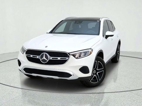 Certified 2026 Mercedes-Benz GLC 300 image 2