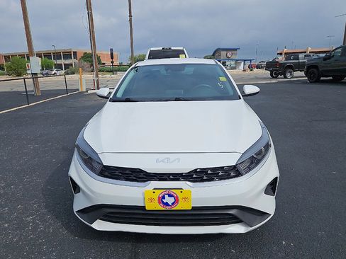 Used 2023 Kia Forte LXS FWD image 8