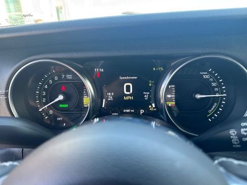 Used 2022 Jeep Wrangler Unlimited Sahara w/ Cold Weather Group AWD/4WD image 20
