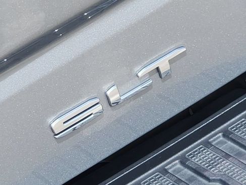 Used 2025 GMC Sierra 1500 SLT AWD/4WD image 11