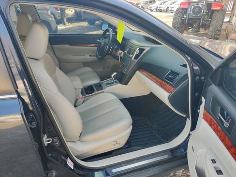 Used 2012 Subaru Outback 2.5i Limited image 15