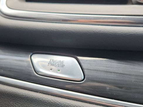 Used 2024 Buick Enclave Premium AWD/4WD image 28