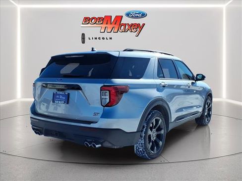 Used 2023 Ford Explorer ST w/ Equipment Group 401A image 4