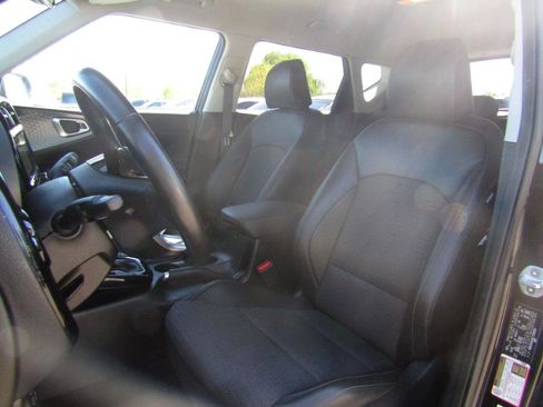 Used 2020 Kia Soul EX w/ Option Group 015 FWD image 12