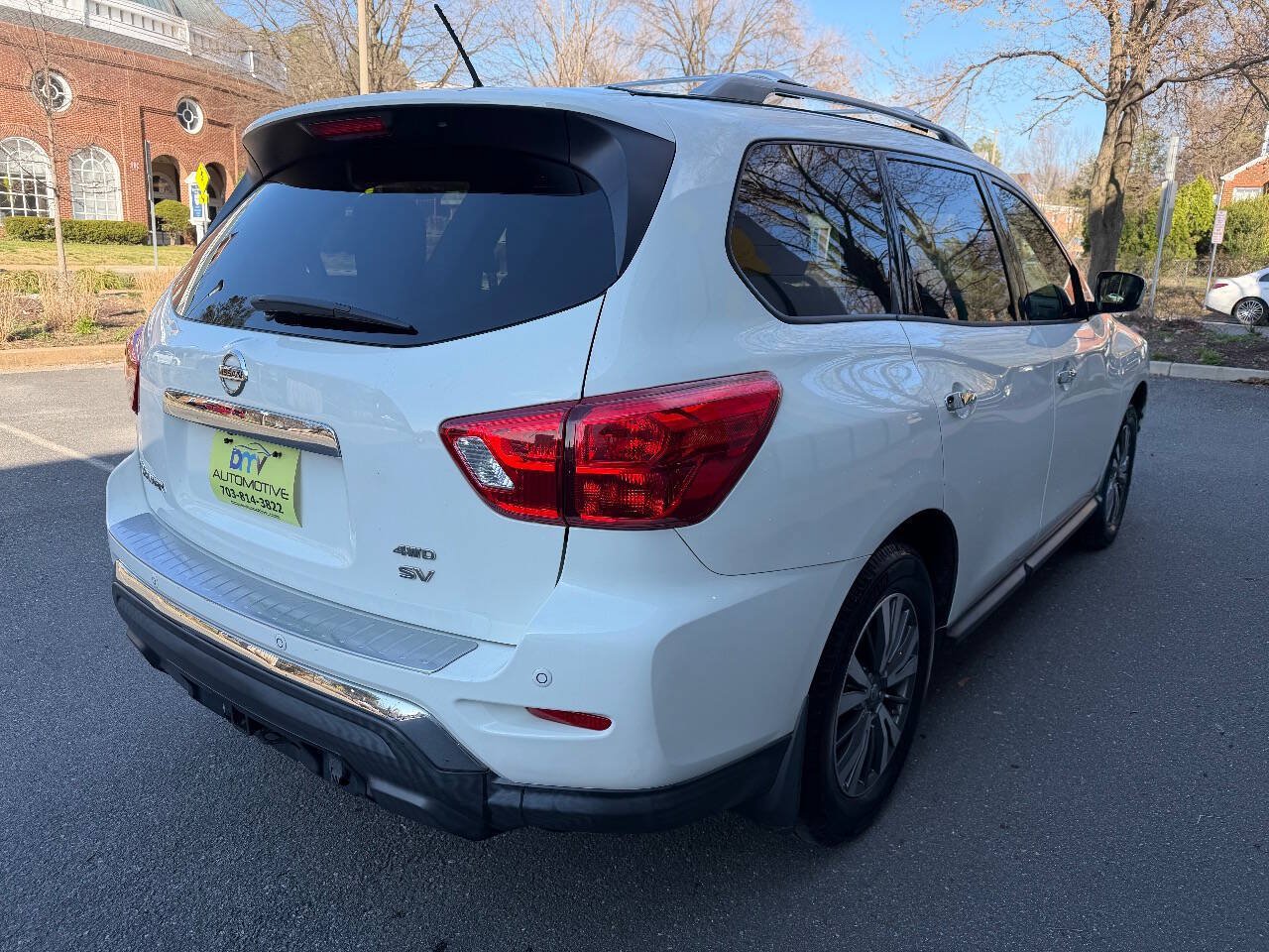 Used 2017 Nissan Pathfinder SV w/ Trailer Tow Package AWD/4WD image 6