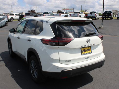 Used 2024 Nissan Rogue S FWD image 6