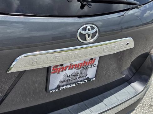 Used 2012 Toyota Highlander SE w/ Tow Pkg FWD image 28