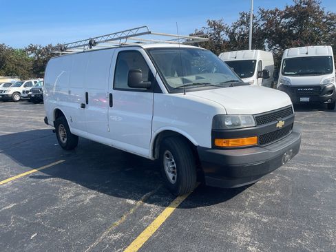 Used 2021 Chevrolet Express 3500 w/ Driver Convenience Package RWD image 10
