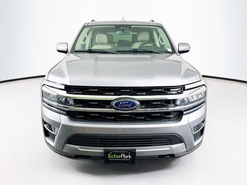 Used 2023 Ford Expedition Limited AWD/4WD image 2