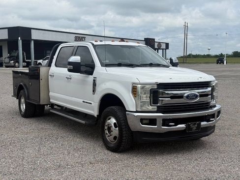 Used 2019 Ford F350 XLT w/ XLT Premium Package AWD/4WD image 3