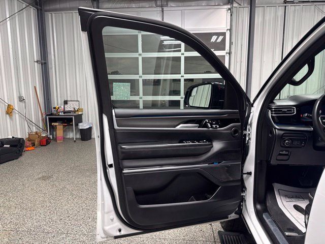 Used 2024 Jeep Grand Wagoneer L Series II w/ Quick Order Packagew 28T AWD/4WD image 7