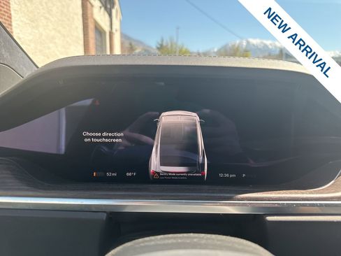 Used 2022 Tesla Model X image 23