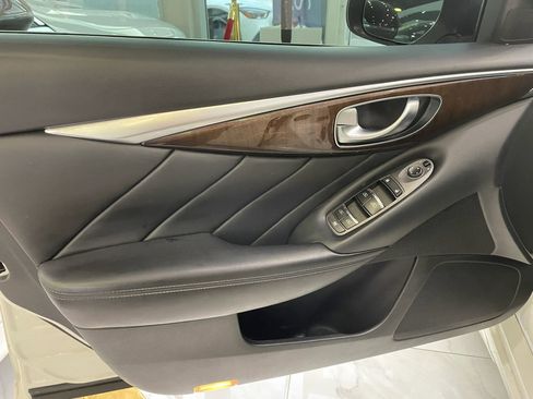 Used 2018 INFINITI Q50 Luxe w/ Essential Package (3.0T Luxe) image 7