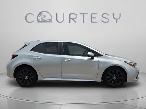 Used 2025 Toyota Corolla XSE FWD image 6
