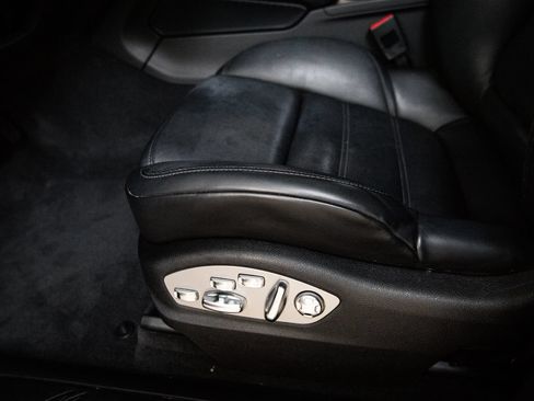 Certified 2024 Porsche Macan AWD/4WD image 14