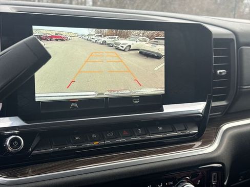Used 2025 GMC Sierra 1500 Elevation image 17